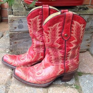 Corral boots